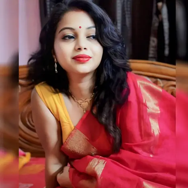 Rekha Housewife Escorts Service In Kolkata